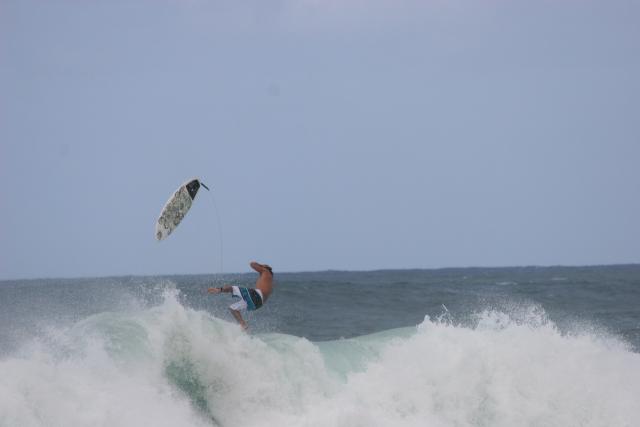 2007 Hawaii Vacation  0824 North Shore Surfing